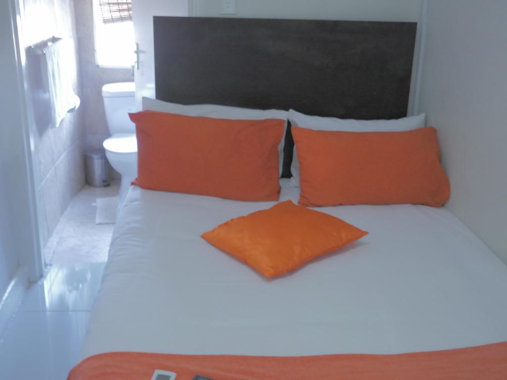Valley Guest House Pretoria-Noord Eksteriør bilde