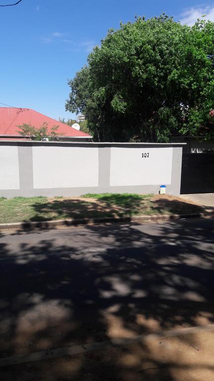 Valley Guest House Pretoria-Noord Eksteriør bilde