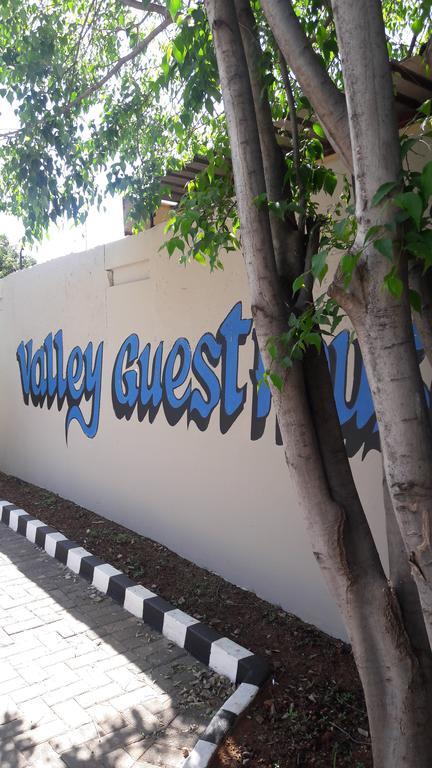 Valley Guest House Pretoria-Noord Eksteriør bilde
