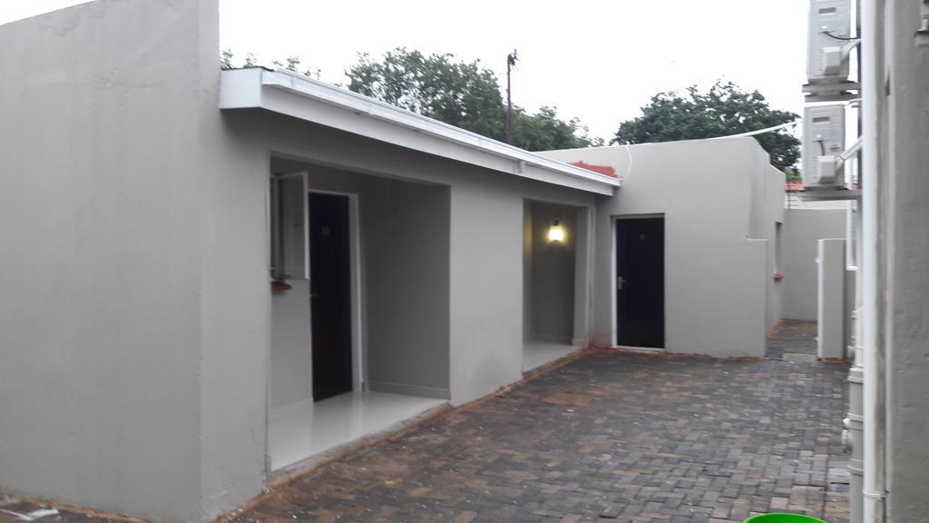 Valley Guest House Pretoria-Noord Eksteriør bilde